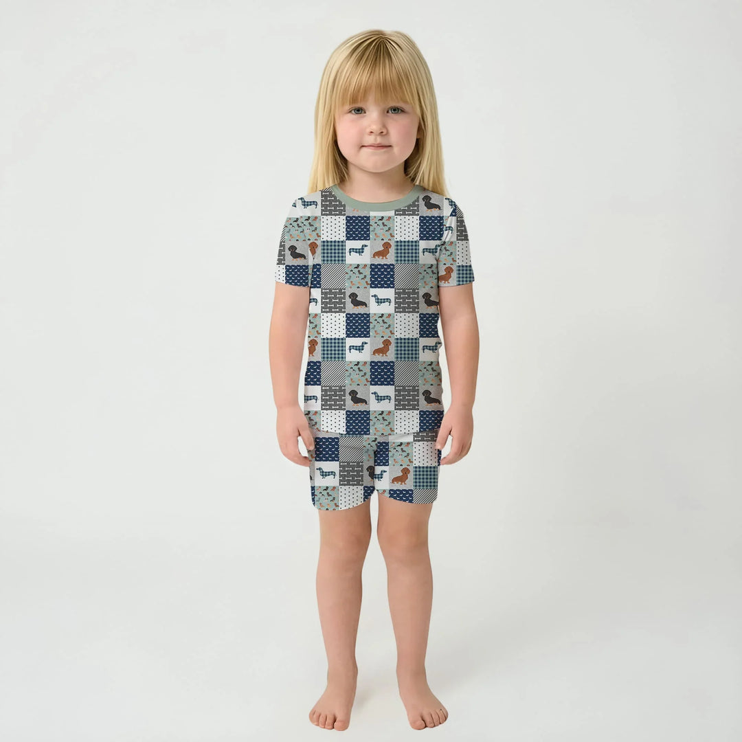 Template Zweiteiliges Pyjama-Set mit kurzen Ärmeln und Shorts