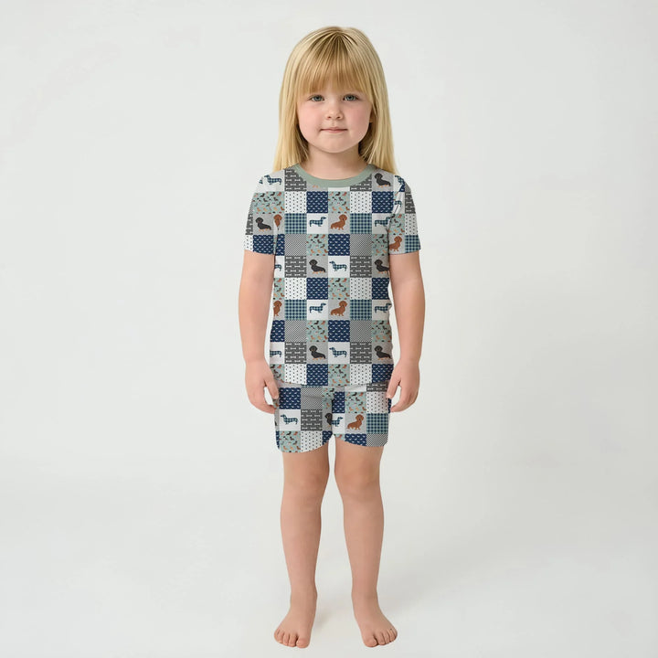 Template Zweiteiliges Pyjama-Set mit kurzen Ärmeln und Shorts