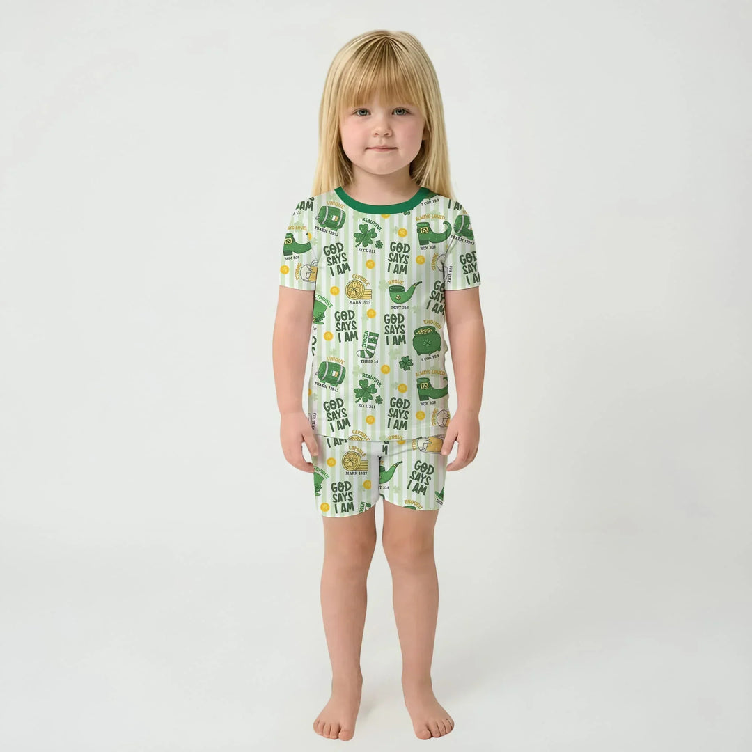 Template Zweiteiliges Pyjama-Set mit kurzen Ärmeln und Shorts