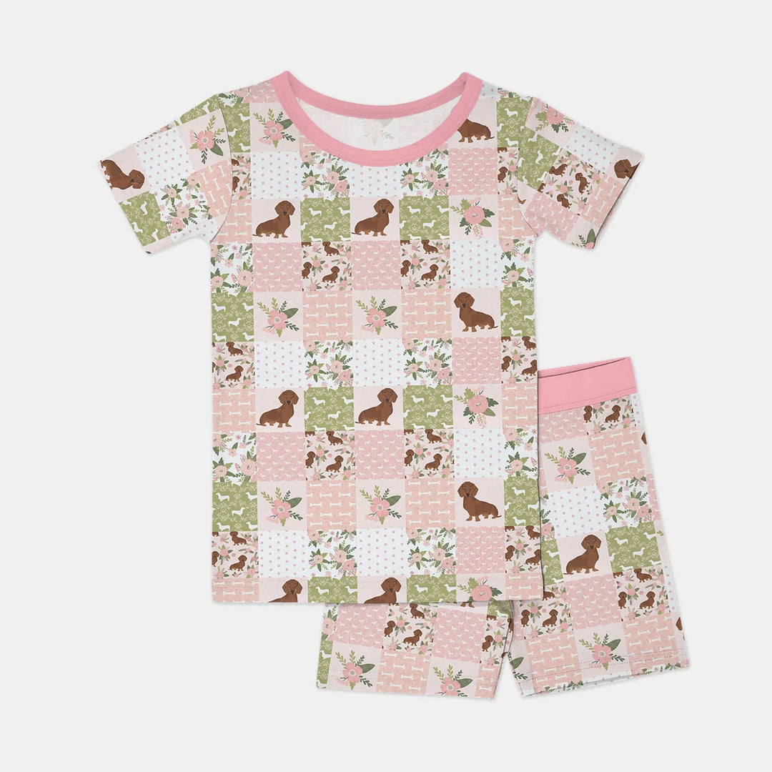 Template Zweiteiliges Pyjama-Set mit kurzen Ärmeln und Shorts