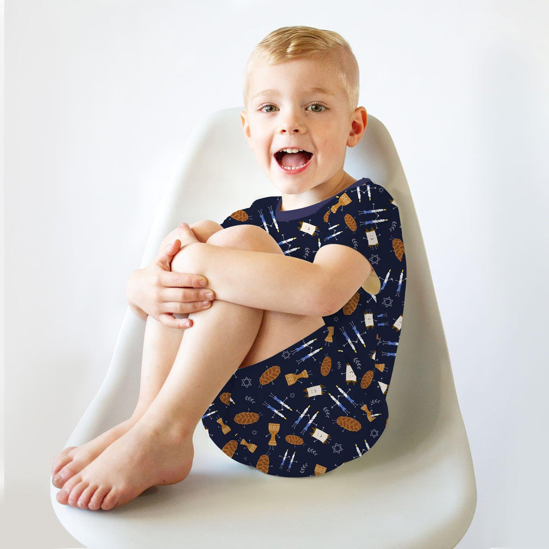 Template Zweiteiliges Pyjama-Set mit kurzen Ärmeln und Shorts
