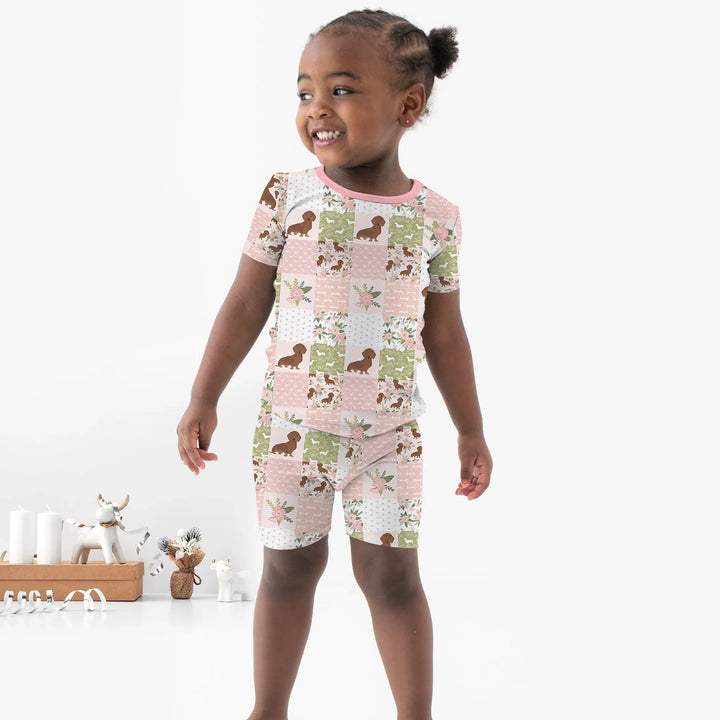 Template Zweiteiliges Pyjama-Set mit kurzen Ärmeln und Shorts