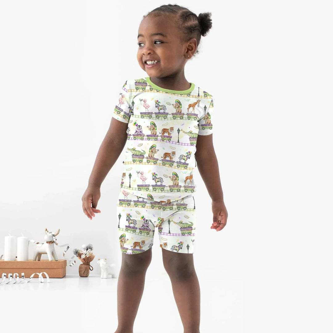 Template Zweiteiliges Pyjama-Set mit kurzen Ärmeln und Shorts