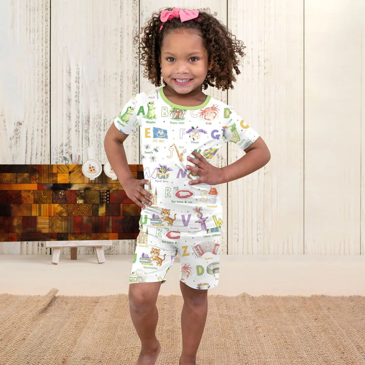 Template Zweiteiliges Pyjama-Set mit kurzen Ärmeln und Shorts