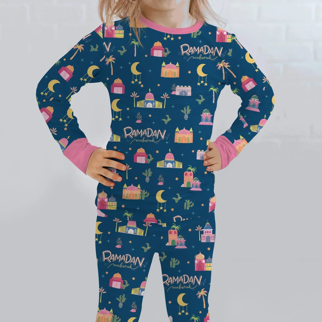 Zweiteiliges Langarm-Pyjama-Set mit Sommerfrüchten