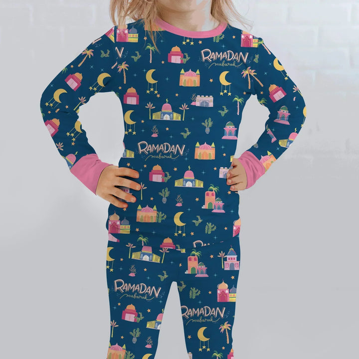 Zweiteiliges Langarm-Pyjama-Set mit Sommerfrüchten