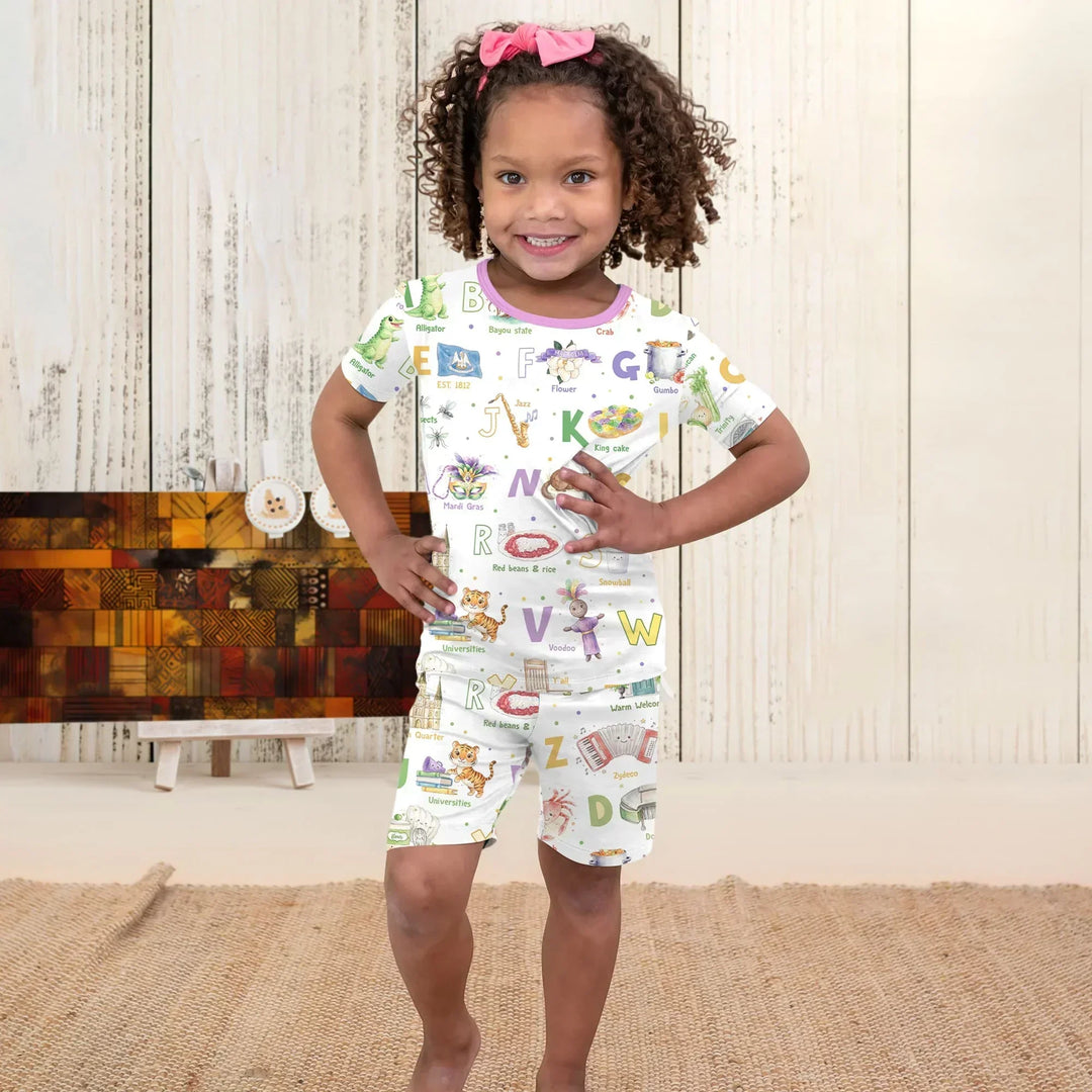 Template Zweiteiliges Pyjama-Set mit kurzen Ärmeln und Shorts