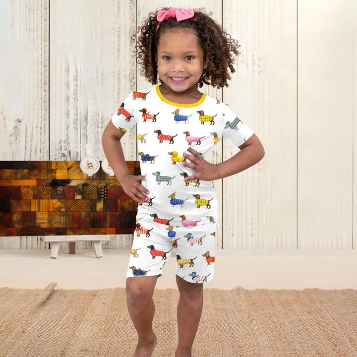 Template Zweiteiliges Pyjama-Set mit kurzen Ärmeln und Shorts
