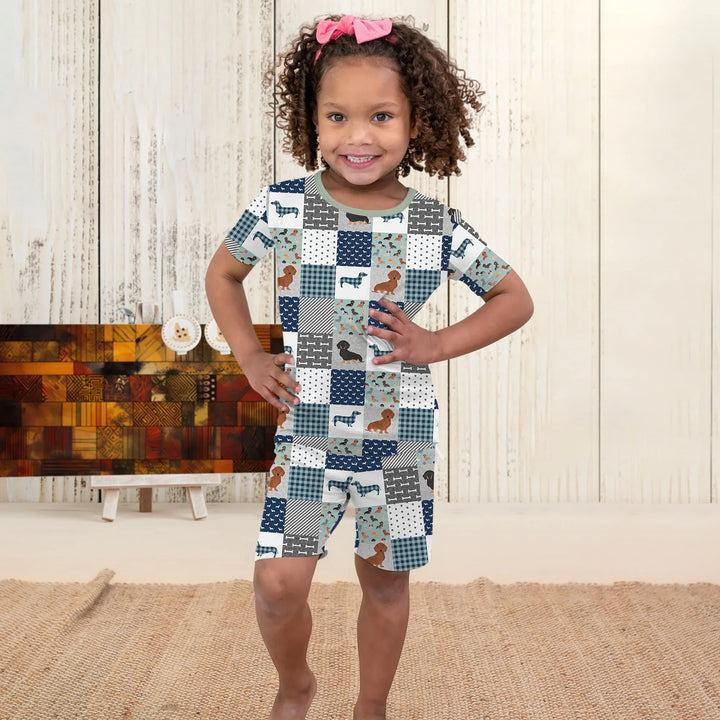 Template Zweiteiliges Pyjama-Set mit kurzen Ärmeln und Shorts