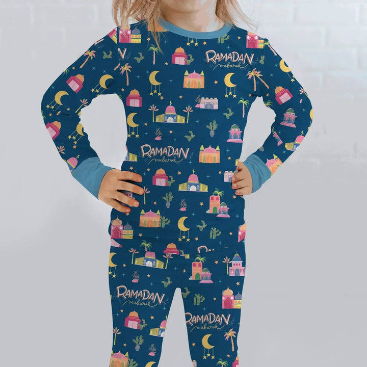 Zweiteiliges Langarm-Pyjama-Set mit Sommerfrüchten