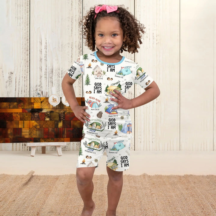 Template Zweiteiliges Pyjama-Set mit kurzen Ärmeln und Shorts