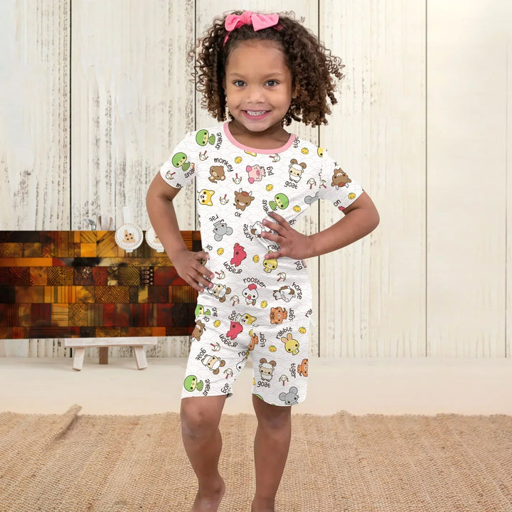 Template Zweiteiliges Pyjama-Set mit kurzen Ärmeln und Shorts