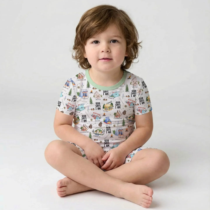 Template Zweiteiliges Pyjama-Set mit kurzen Ärmeln und Shorts