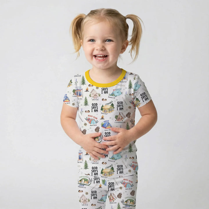 Template Zweiteiliges Pyjama-Set mit kurzen Ärmeln und Shorts