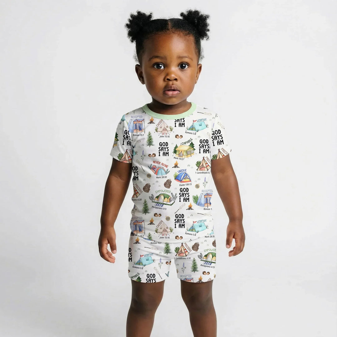 Template Zweiteiliges Pyjama-Set mit kurzen Ärmeln und Shorts