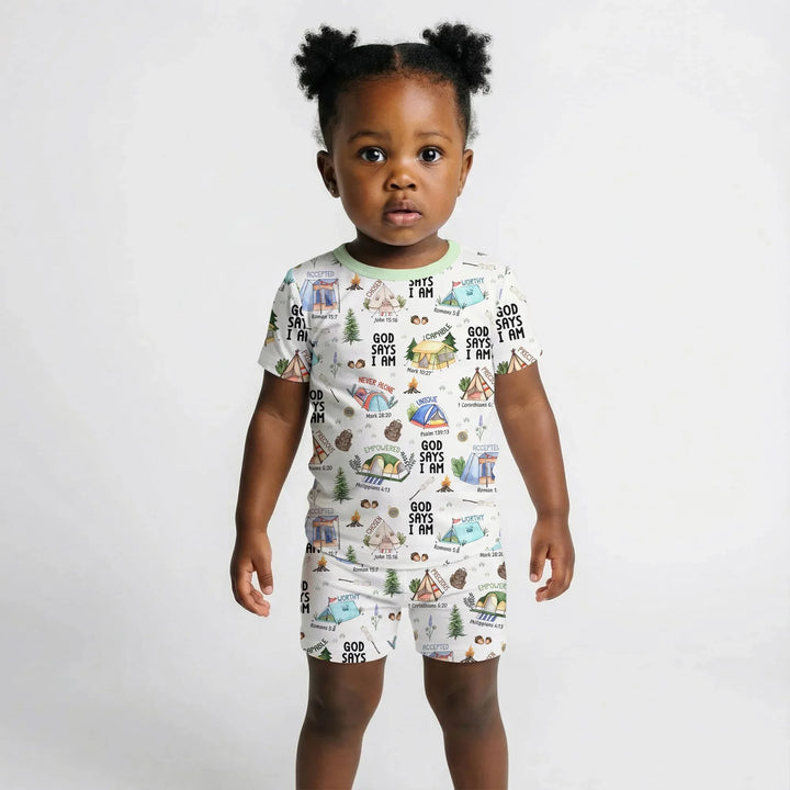 Template Zweiteiliges Pyjama-Set mit kurzen Ärmeln und Shorts