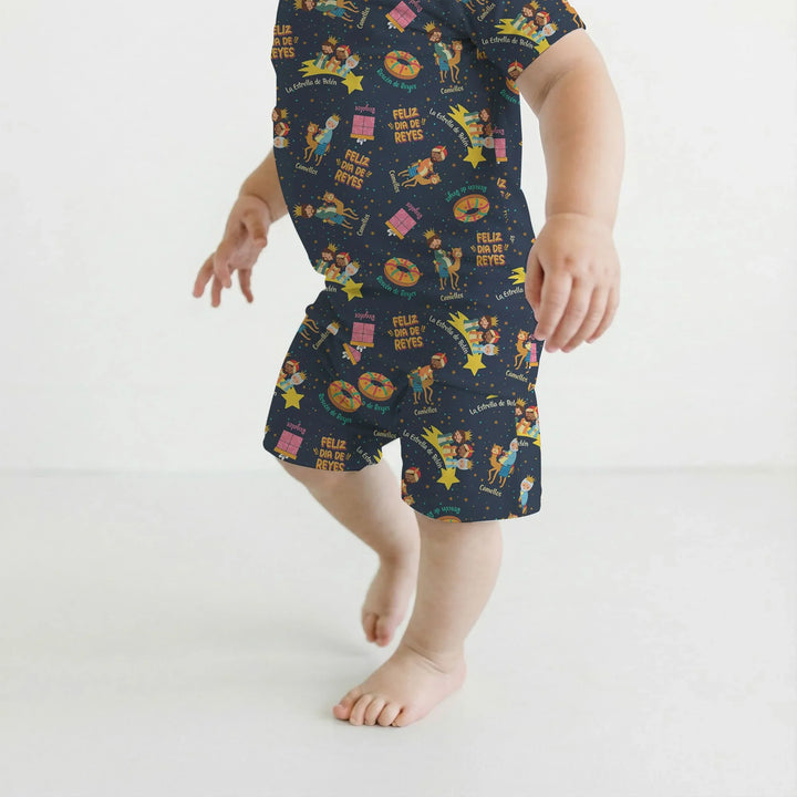 Template Zweiteiliges Pyjama-Set mit kurzen Ärmeln und Shorts