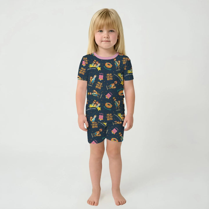Template Zweiteiliges Pyjama-Set mit kurzen Ärmeln und Shorts