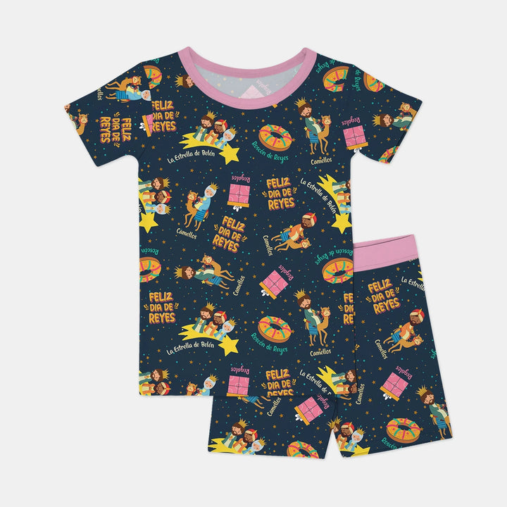 Template Zweiteiliges Pyjama-Set mit kurzen Ärmeln und Shorts