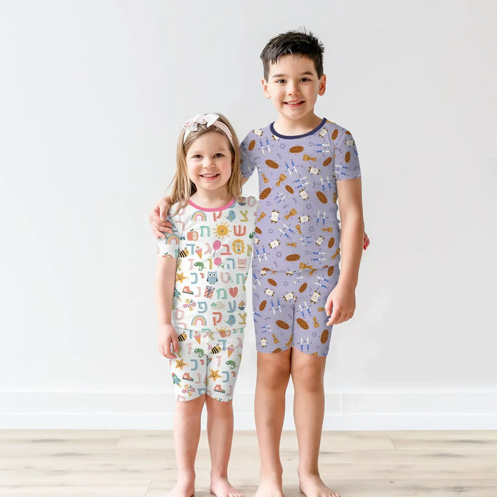 Template Zweiteiliges Pyjama-Set mit kurzen Ärmeln und Shorts