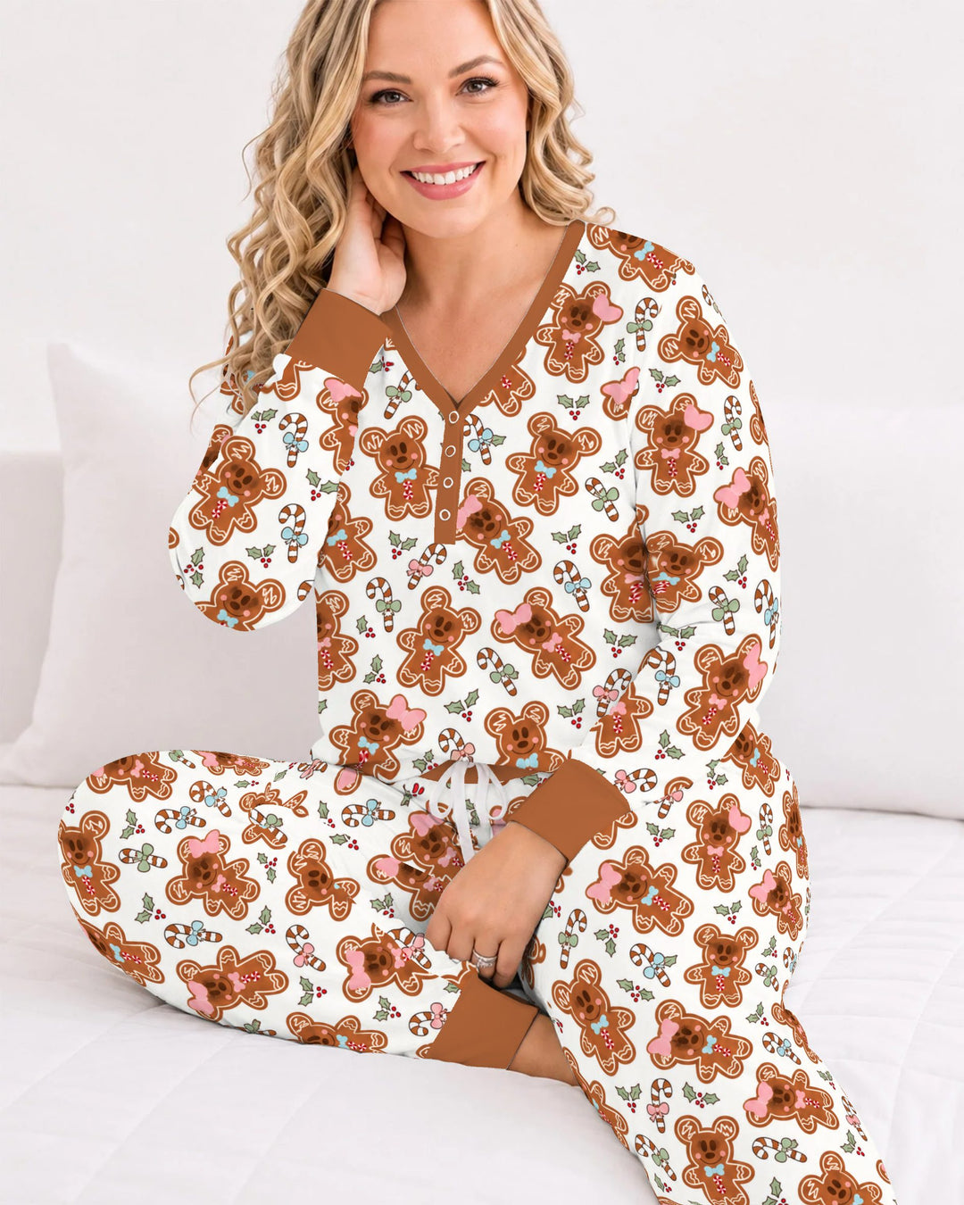 Cute Gingerbread Couple Toss Bamboo Women Pajama Set