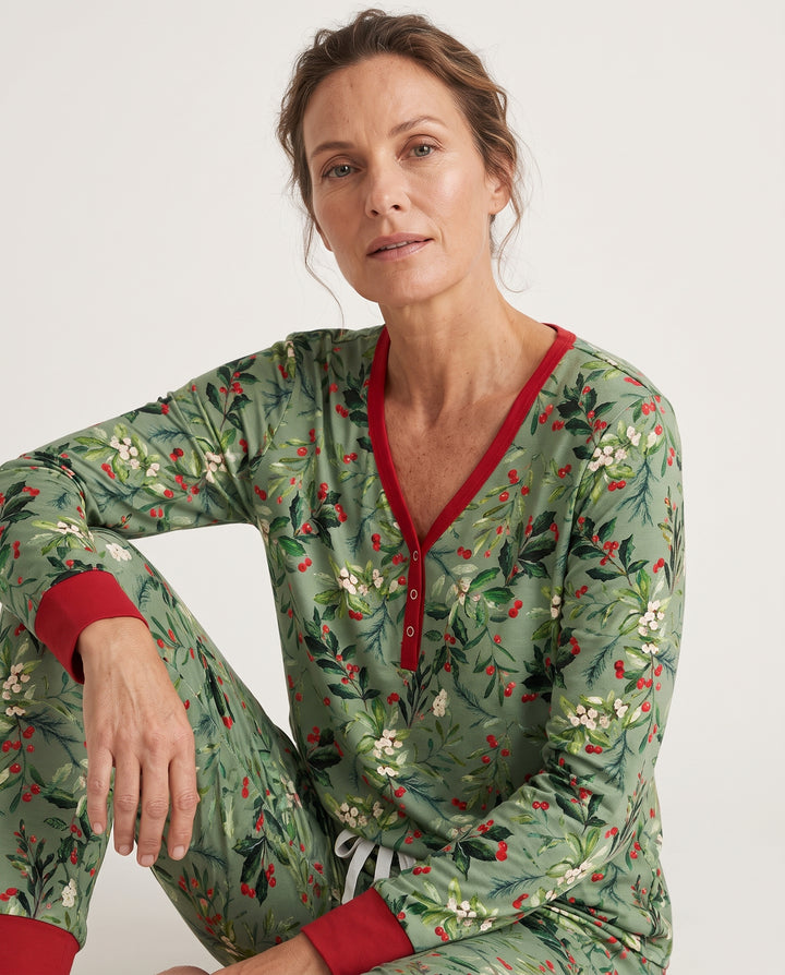 Vintage Christmas Holly & Mistletoe Botanical Bamboo Women Pajama Set