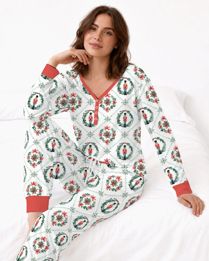 Classic Nutcracker Christmas Wreath Seamless Pattern Bamboo Women Pajama Set