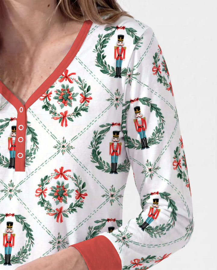 Classic Nutcracker Christmas Wreath Seamless Pattern Bamboo Women Pajama Set