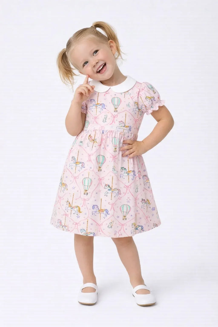 Niedliches Karussell-Einhorn-Ballon-Bambus-Peter-Pan-Kragenkleid