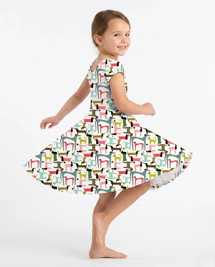 Modern Puppy Parade Bambus-Drehkleid