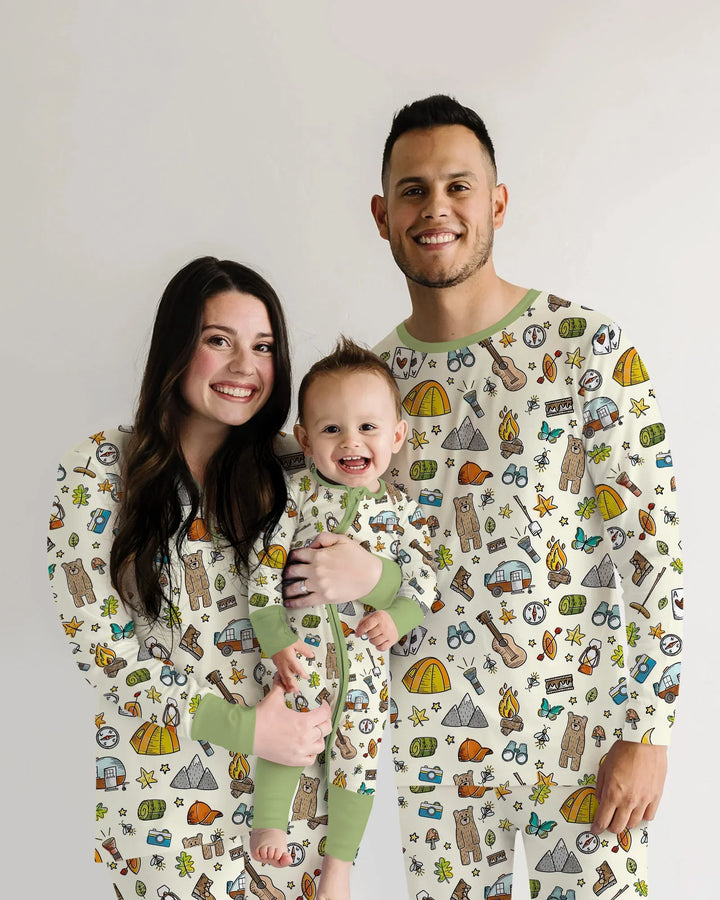 Pyjama-Set für Damen aus Bambus mit passendem „Love Camping“-Familienmotiv