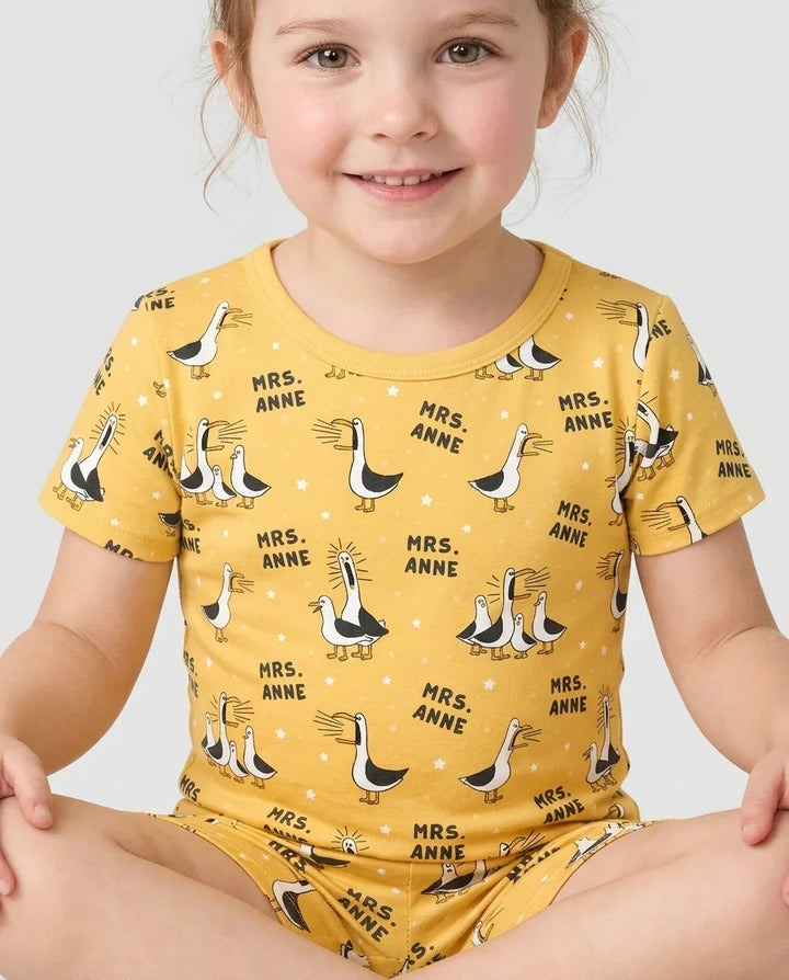 Zweiteiliges Pyjama-Set mit kurzen Ärmeln und Shorts im Sommer-Design