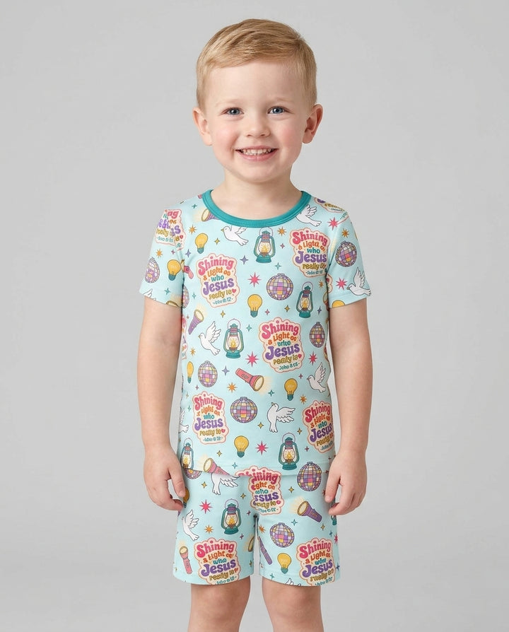 Template Zweiteiliges Pyjama-Set mit kurzen Ärmeln und Shorts