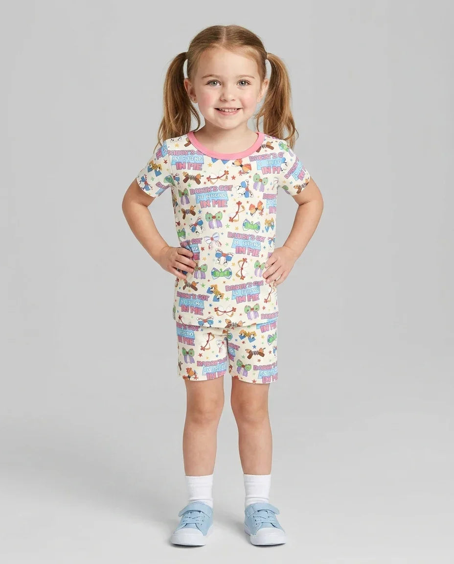 Template Zweiteiliges Pyjama-Set mit kurzen Ärmeln und Shorts