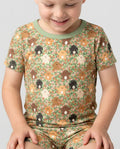 Template Zweiteiliges Pyjama-Set mit kurzen Ärmeln und Shorts