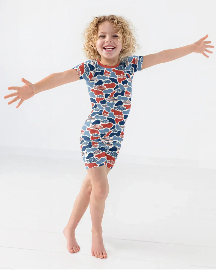 Template Zweiteiliges Pyjama-Set mit kurzen Ärmeln und Shorts