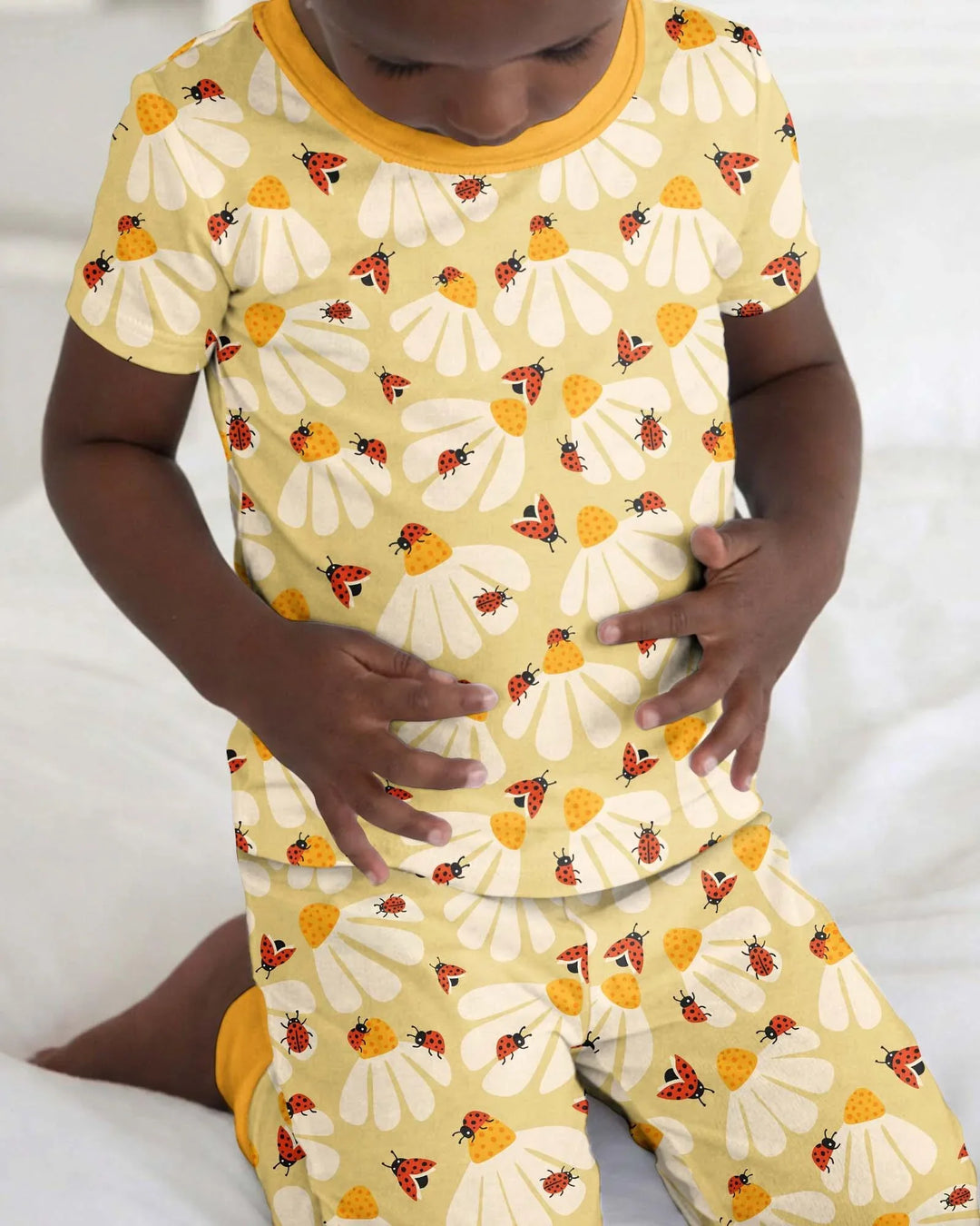 Zweiteiliges, kurzärmliges Pyjama-Set mit Marienkäfern