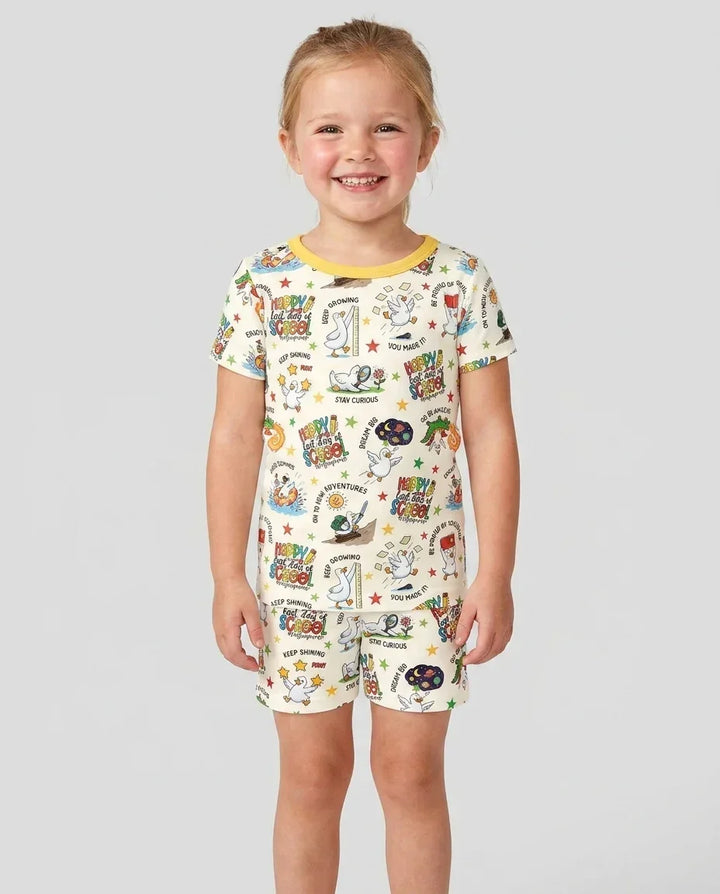 Template Zweiteiliges Pyjama-Set mit kurzen Ärmeln und Shorts