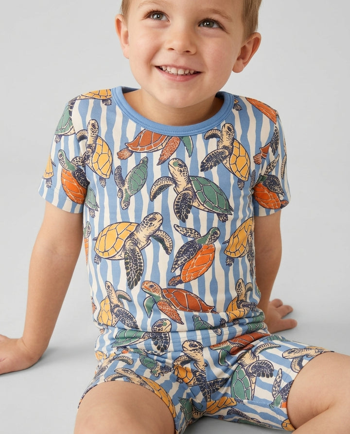 Template Zweiteiliges Pyjama-Set mit kurzen Ärmeln und Shorts