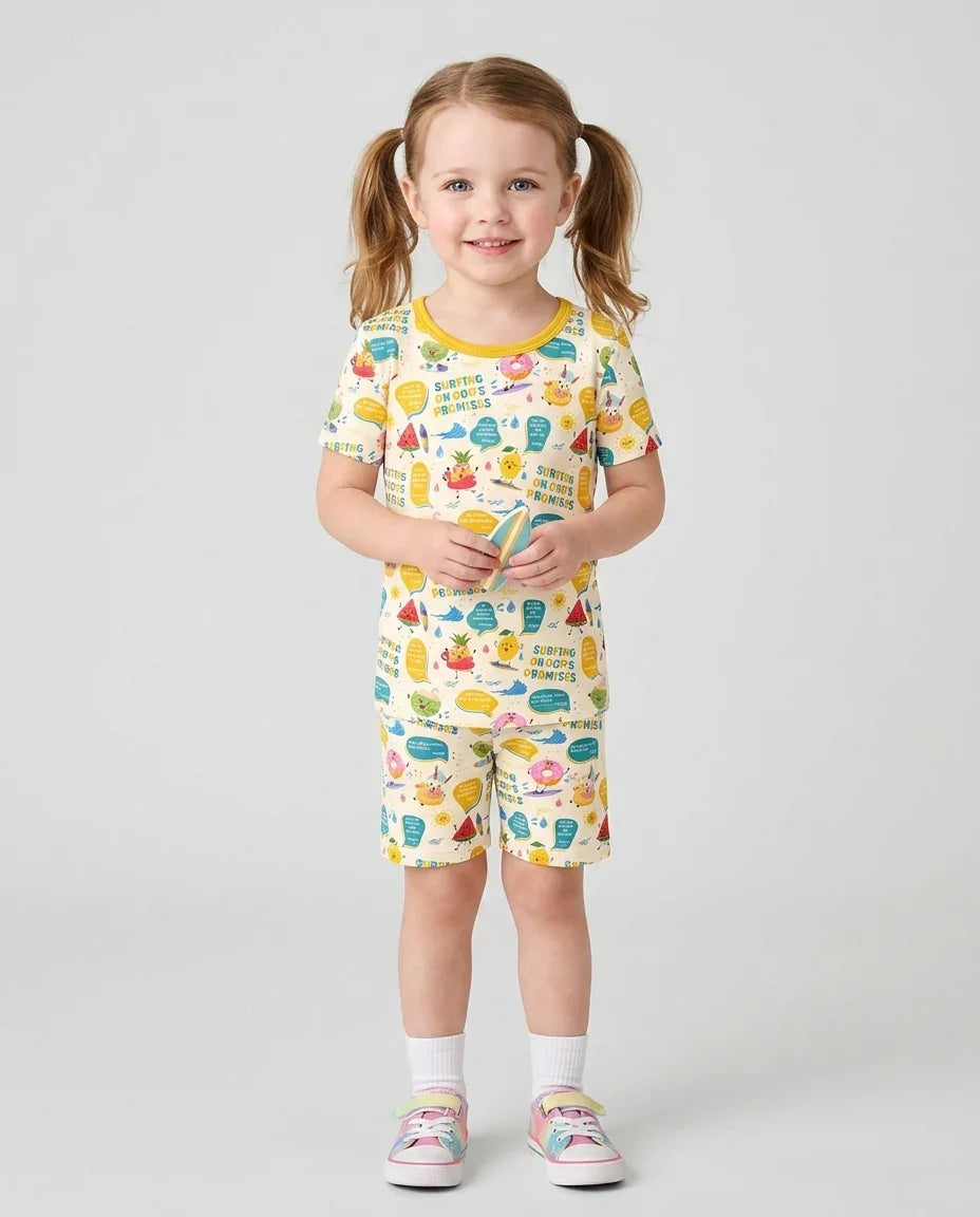 Template Zweiteiliges Pyjama-Set mit kurzen Ärmeln und Shorts