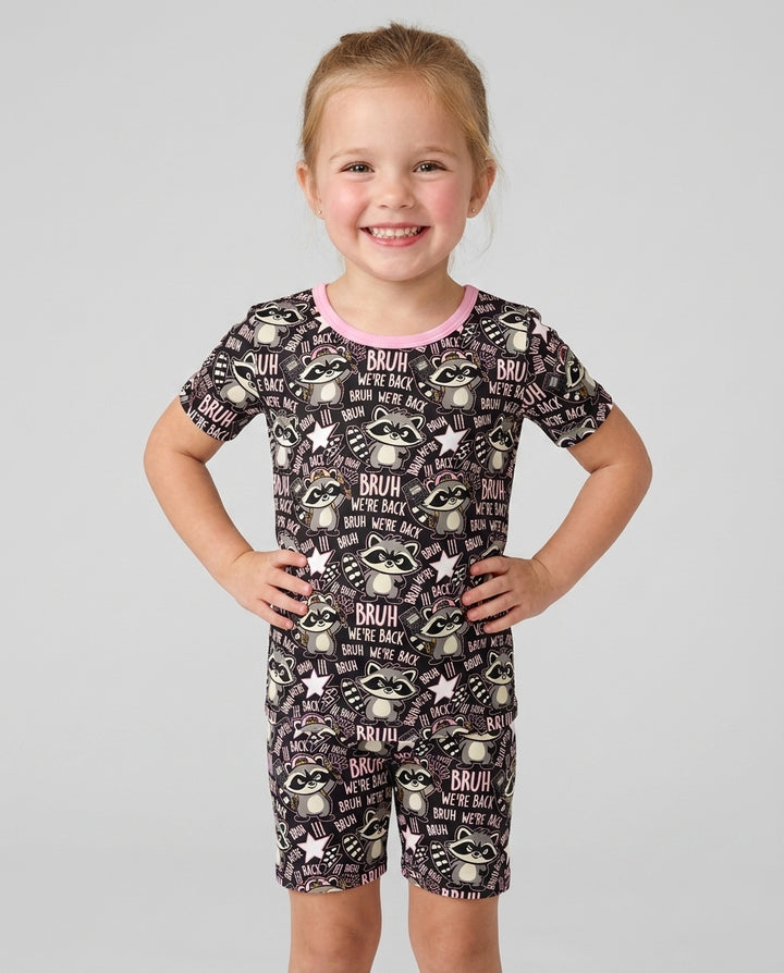 Template Zweiteiliges Pyjama-Set mit kurzen Ärmeln und Shorts