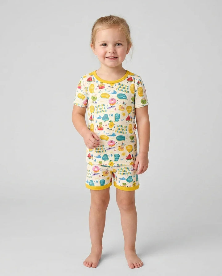 Template Zweiteiliges Pyjama-Set mit kurzen Ärmeln und Shorts