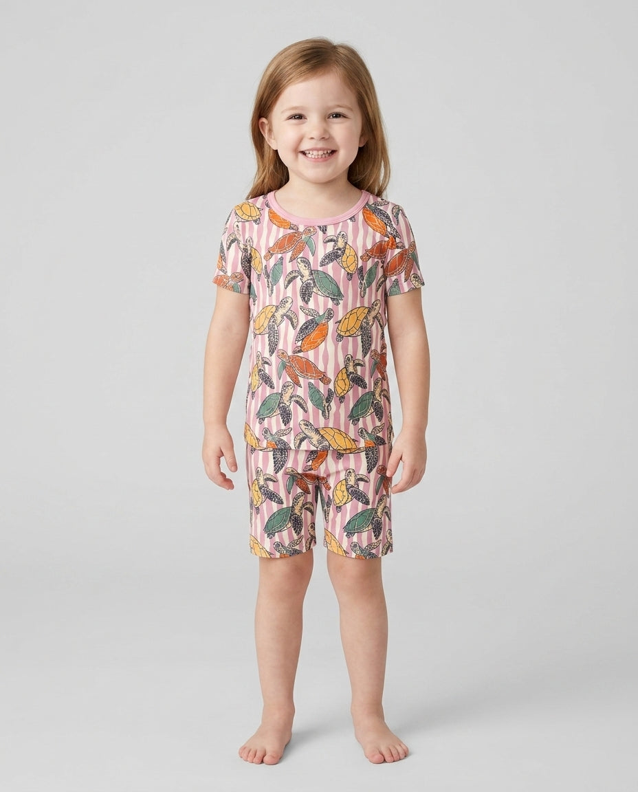 Template Zweiteiliges Pyjama-Set mit kurzen Ärmeln und Shorts