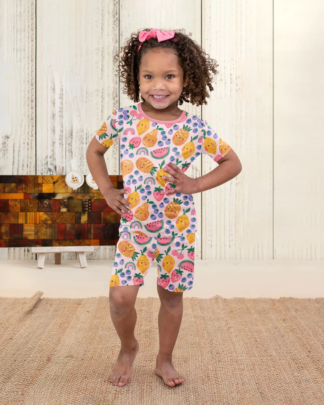Template Zweiteiliges Pyjama-Set mit kurzen Ärmeln und Shorts