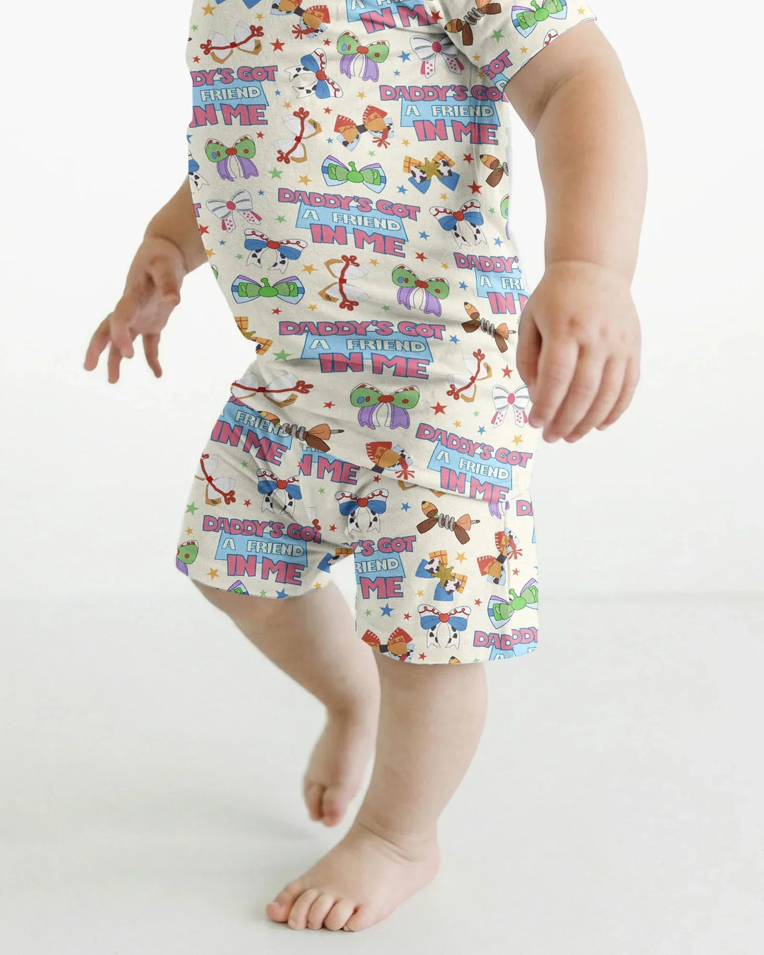 Template Zweiteiliges Pyjama-Set mit kurzen Ärmeln und Shorts