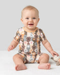 Template Zweiteiliges Pyjama-Set mit kurzen Ärmeln und Shorts