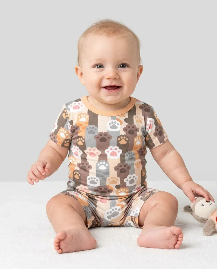 Template Zweiteiliges Pyjama-Set mit kurzen Ärmeln und Shorts