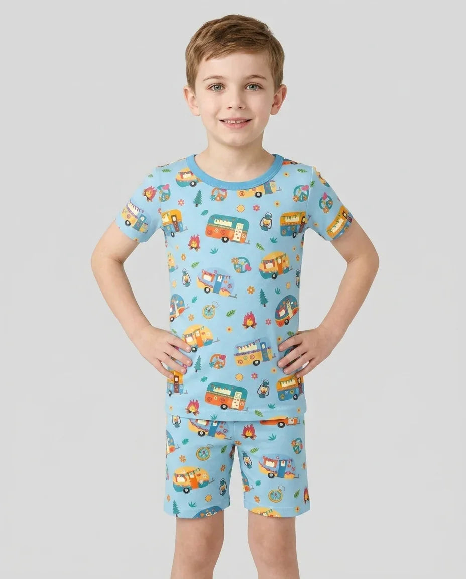 Zweiteiliges Pyjama-Set mit kurzen Ärmeln und Shorts im Sommer-Design