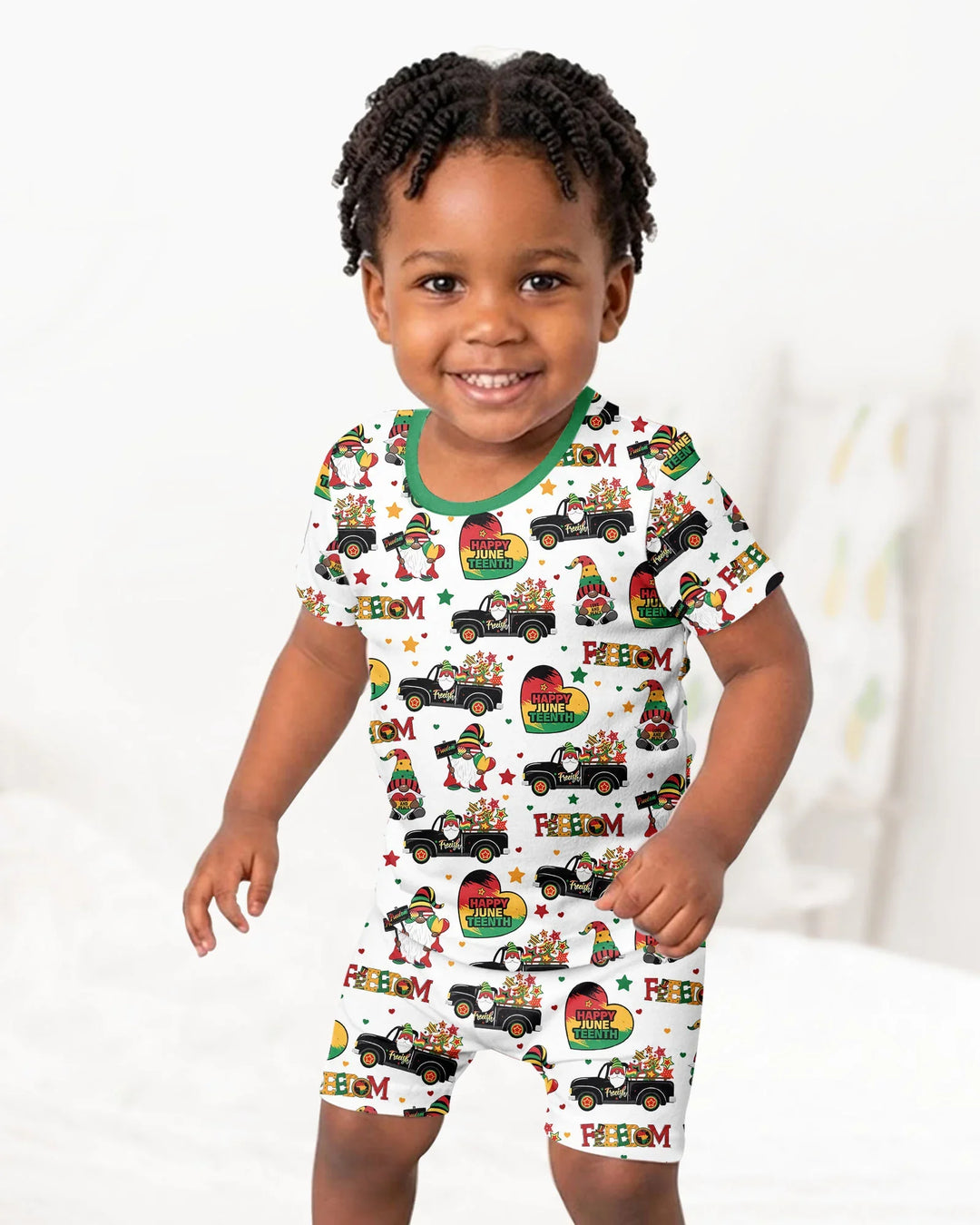 Template Zweiteiliges Pyjama-Set mit kurzen Ärmeln und Shorts