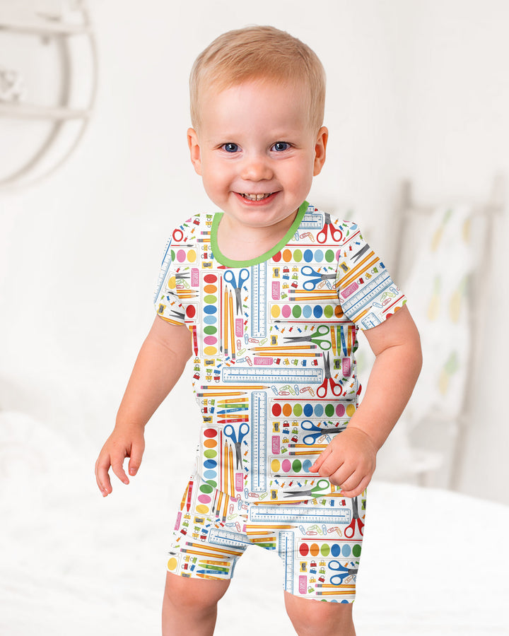 Template Zweiteiliges Pyjama-Set mit kurzen Ärmeln und Shorts